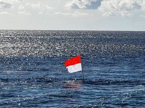 Unik! Bendera Merah Putih juga Berkibar dari Bawah Laut