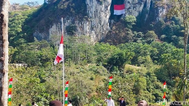 Upacara di Tebing Hawu, Kabupaten Bandung Barat, Kamis (17/8/2023).