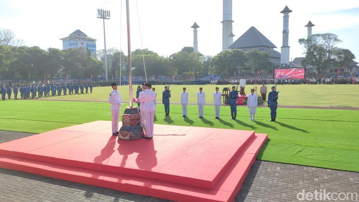 Upacara HUT RI di Stadion Sriwedari Solo, Kamis (17/8/2023).