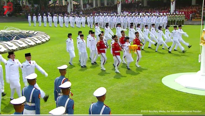 Upacara pengibara bendera di Istana Merdeka (dok. tangkapan layar Youtube Sekretariat Presiden)