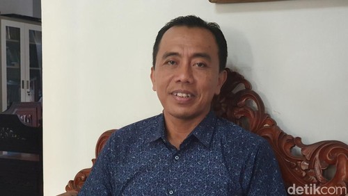 Wakil Kepala Sekolah Bidang Kesiswaan SMA Negeri 9 Denpasar I Made Priyana Ginada. (Ronatal Siahaan/detikBali).