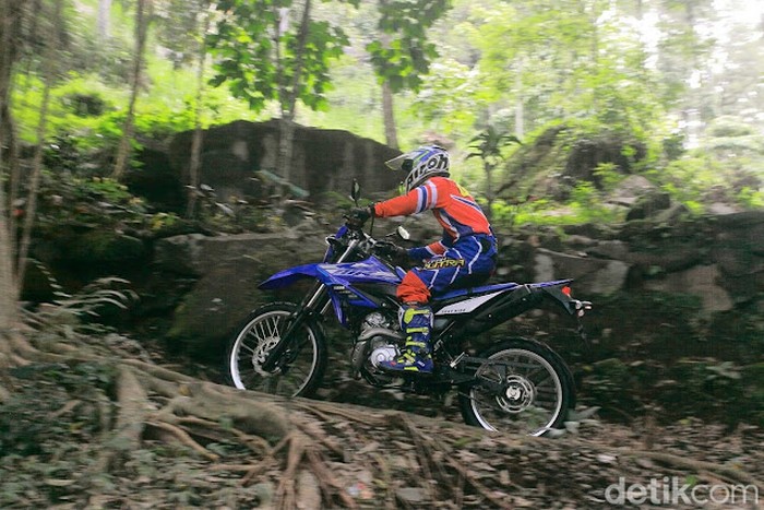 Yamaha WR 155 R