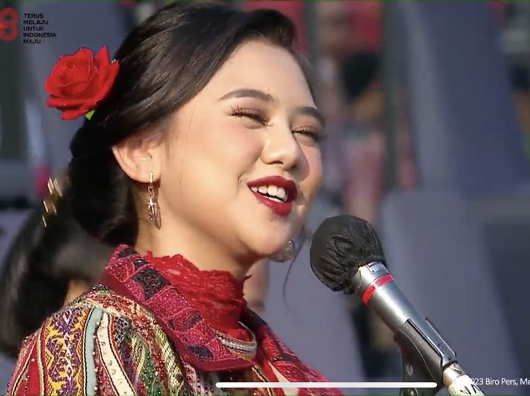 Aksi Ziva Magnolya Bawakan Zamrud Khatulistiwa di Istana