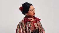 Ziva tampil dengan busana daerah seperti para tamu-tamu undangan dan penampil lainnya. Dok. Instagram Storie Ziva Magnolya
