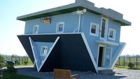 Rumah ini dirancang khusus untuk pameran di Trassenheide, Jerman, dan terbuka untuk umum untuk dikunjungi. Klaudiusz Golos dan Sebastian Mikuciuk mengatakan bahwa mereka membangun rumah bukan karena suatu alasan, tetapi hanya ingin sesuatu yang berbeda saja. 