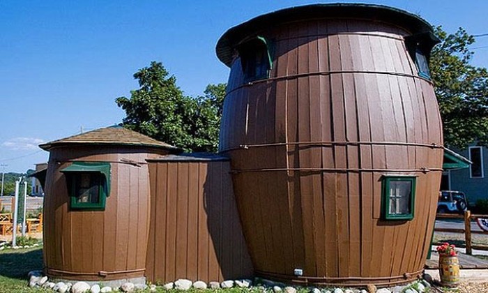 Memiliki desain rumah yang unik mungkin bisa menjadi pilihan bagi kamu yang ingin punya rumah yang lain dari biasanya. Berikut ini deretan desain rumah yang bentuknya macam-macam. REKUES DANA