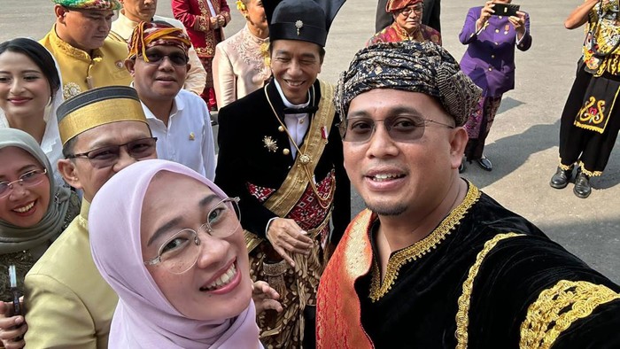 Andre Rosiade ajak Presiden Jokowi foto bareng. (dok. IG Andre Rosiade).