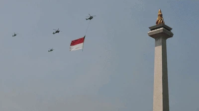 Bingkai Sepekan: Pengibaran Sang Saka Merah Putih Terbesar-Terunik