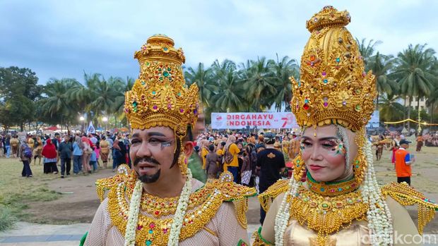 Bupati Jember Hendy Siswanto saat ikut drama kolosal peringati hut ri