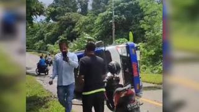 Bus membawa rombongan anggota paskibra kecelakaan di Mentawai