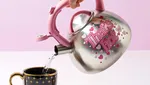 Serba Pink! Paris Hilton Luncurkan Seri Alat Masak Pilihannya