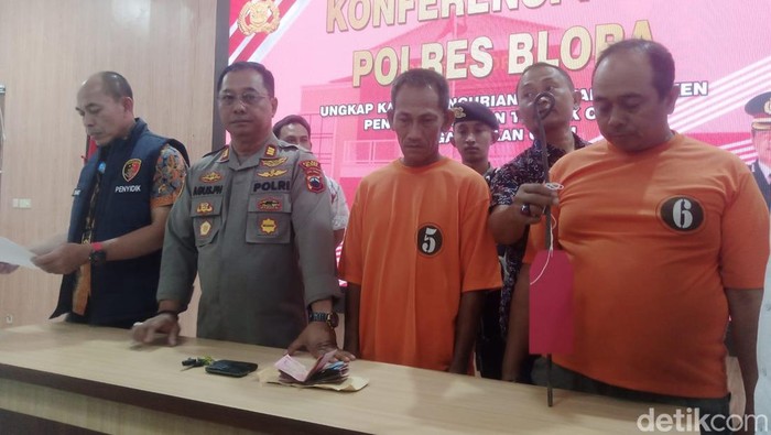 Dua maling sapi yang ditangkap aparat Polres Blora, Jumat (18/8/2023).