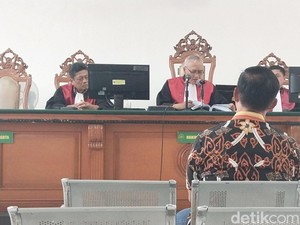 Jabar Hari Ini: Vonis 7 Tahun Sunjaya-Ditangkapnya Emak Gila