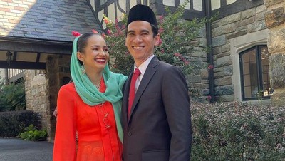 Potret Enzy Storia Jadi None Betawi saat Upacara Kemerdekaan RI di Amerika