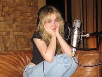 Mantan Penyanyi Cilik Disney, Sabrina Carpenter Beli Rumah Mewah Rp 25,5 M di Hollywood Hills