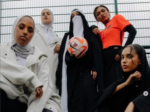 Nike Pertama Kalinya Rilis Niqab Gandeng Desainer Bercadar Asal Inggris