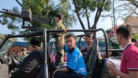 Putra sulung Presiden Joko Widodo itu mengungkapkan alasan pemilihan kostumnya. Katanya juru parkir juga sebagai bentuk penyumbang retribusi Kota Solo (Dok Istimewa)
