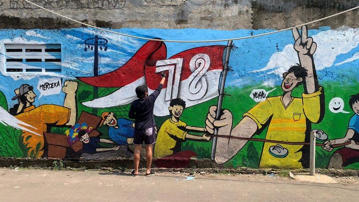 Grab Indonesia dan OVO merayakan merayakan HUT RI dengan kegiatan gotong royong. Mereka memberikan donasi ke berbagai komunitas di Indonesia.