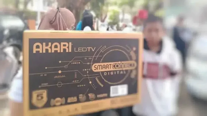 Heboh seorang anak peserta jalan sehat di Makassar dapat hadiah umrah diganti TV.