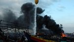 Helikopter Water Boombing Coba Padamkan Kebakaran Kapal di Tegal