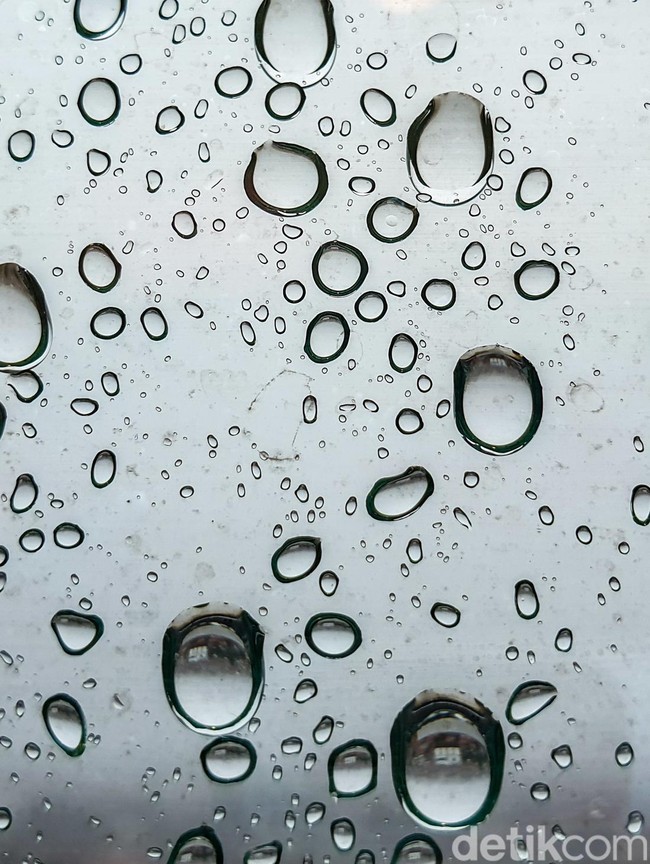 Gaduh Event Lari Tengah Malam saat Jakarta Hujan Deras, Ini Wanti-wanti Dokter