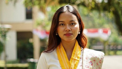 Foto Jian Ayune Sundul Langit, Anak Bupati Viral Lulus Cumlaude Namanya Unik