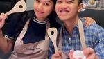 Kompaknya Kaesang Pangarep dan Erina Gudono saat Memasak