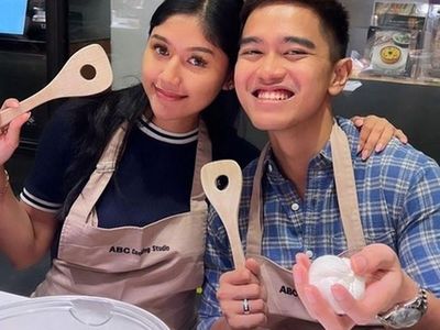Kompaknya Kaesang Pangarep dan Erina Gudono saat Memasak
