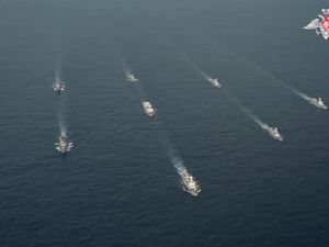 Momen Angkatan Laut China-Rusia Gelar Latihan Militer Gabungan