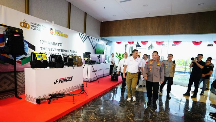 Kapolri Jenderal Listyo Sigit Prabowo meninjau venue ASEAN Ministerial Meeting on Transnational Crime (AMMTC) ke-17 di Labuan Bajo, NTT (dok Polri)