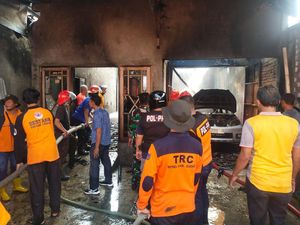 Pindahkan BBM Sulut Kebakaran, 2 Rumah-1 Mobil di Undaan Kudus Hangus