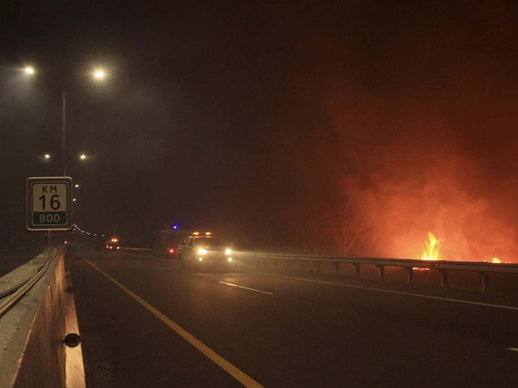 Bahaya! Kebakaran Lahan Dekati Tol Palembang-Indralaya