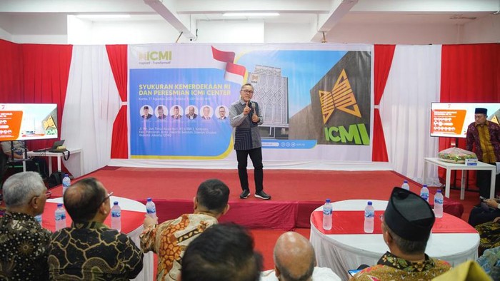 Ketika Zulhas Hadiri Peresmian ICMI Center Ketika Zulhas Hadiri Peresmian ICMI Center