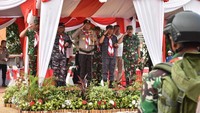 Irjen Tabana berharap kegiatan ini menambah nilai kesatuan dan persatuan. Selain itu juga mempererat sinergitas TNI, Polri dan pemerintah daerah.(Foto: Dok. Polda Kepri)