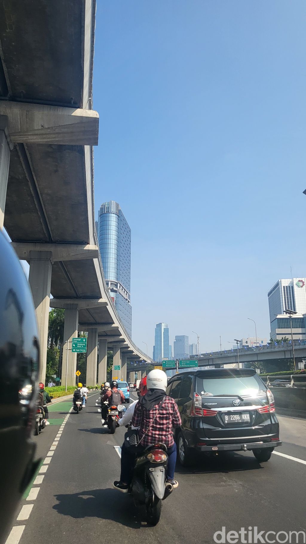 Lalin saat Harpitnas, Jumat (18/8/2023)