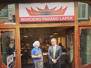 Masakan Minang Mendunia! 5 Resto Padang di Luar Negeri Ini Laris Manis