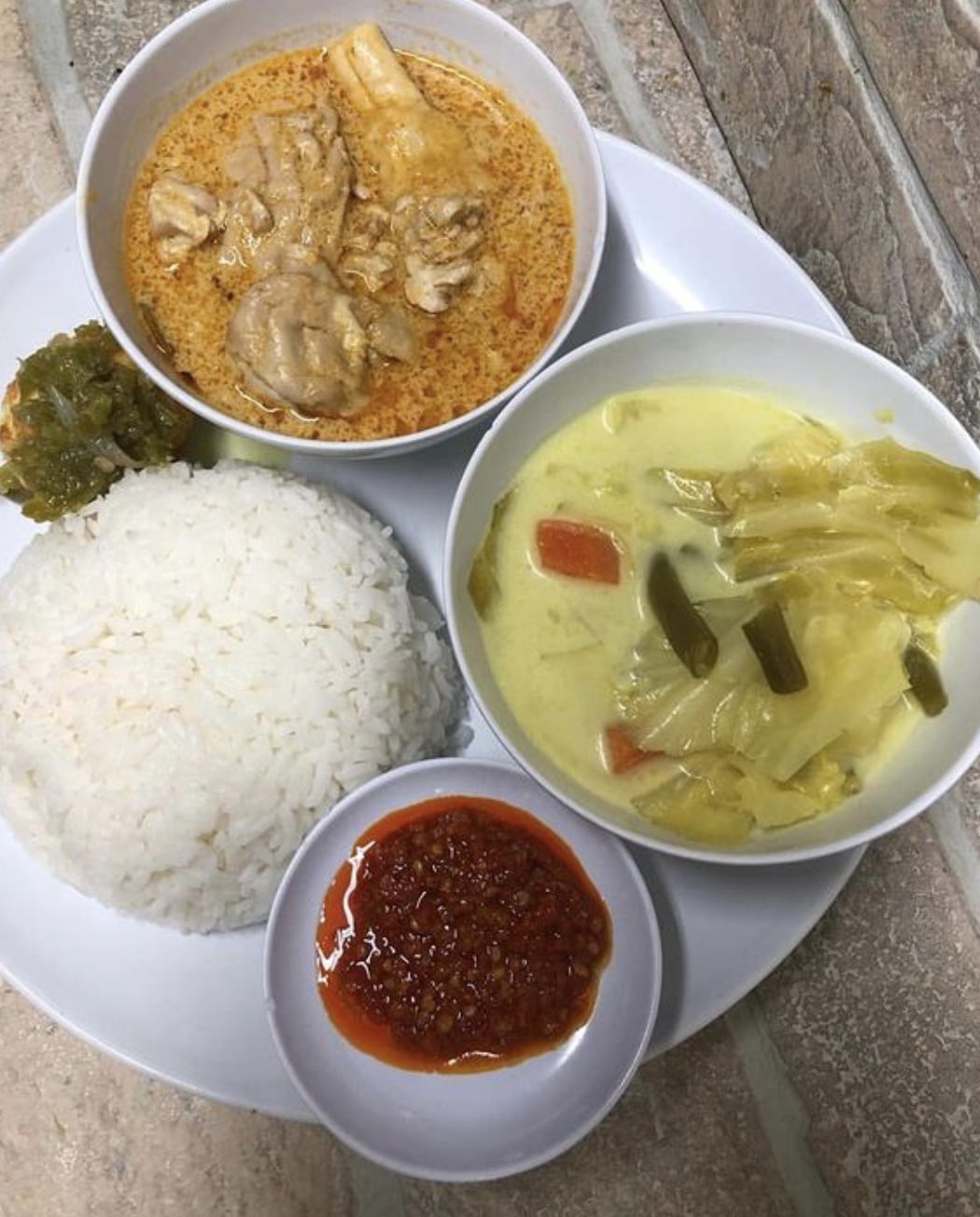 Masakan Minang Mendunia! 5 Resto Padang di Luar Negeri Ini Laris Manis