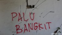 Pemerintah daerah melalui Dinas Pariwisata berencana menata kawasan sekitar Masjid Terapung sehingga lebih nyaman untuk aktivitas masyarakat. Kawasan terdapak gempa yang parah dengan kerusahakan yang besar saat ini merupakan daerah zona merah yang dilarang mendirikan bangunan permanen.