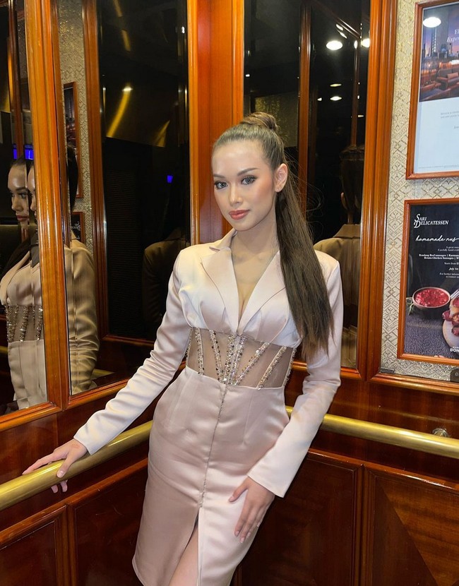 “Baik hati dewasa maupun masa kanak-kanak saya berat mendengar begitu banyak orang yang sangat dekat dan saya sayangi telah mengalami dugaan pelecehan seksual di lingkungan yang dimaksudkan untuk memberdayakan mereka. Situasi dan efeknya berbeda-beda di antara kita, dan secara pribadi saya juga kaget dengan sedikit atau tidak adanya pengungkapan yang diberikan sebelum, selama, atau setelah proses acara,” tulisnya. Foto: Instagram/@muthiafrachman