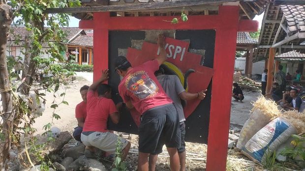 pembongkaran tugu silat di Bojonegoro