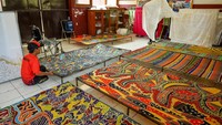 Batik hasil karya mereka dijual dari harga Rp375 ribu hingga jutaan rupiah dan telah dipasarkan ke berbagai wilayah di Indonesia. 