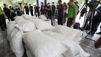 Otoritas Thailand mengatakan mereka telah menyita lebih dari satu ton sisik trenggiling senilai lebih dari 50 juta baht ($ 1,4 juta). Sisik trenggiling yang disita itu diyakini sedang dalam perjalanan ke luar negeri melalui perbatasan darat.