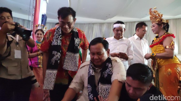 Prabowo dan Budiman Sudjatmiko di deklarasi Relawan Prabu di Semarang, Jumat (18/8/2023).