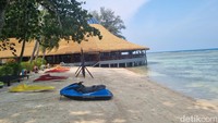 Selain menikmati keindahan laut dengan snorkeling, di sini juga terdapat beberapa olahraga air. Pengelola menyediakan fasilitas jetski hingga kano yang dapat disewa agar traveler dapat merasakan keindahan laut dengan cara yang lain. (Weka Kanaka/detikcom)