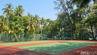 Berenang sudah, lalu apa lagi wahana seru lainnya? Nah traveler bisa melakukan aktivitas olahraga di Pulau Pantara. Karena di pulau ini terdapat empat lapangan tenis, satu meja tenis, hingga satu meja biliard. (Weka Kanaka/detikcom)