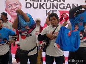 Dukung Ganjar, Relawan PS19GP24 di Padang Lepas Kaus Prabowo-Sandi