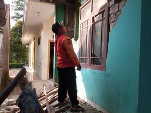 Rumah Odin di KBB Ambruk, Diduga gegara Gempa Banten
