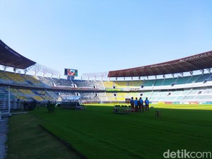 UMKM Surabaya Tak Bisa Jual Merchandise Piala Dunia U-17 di Stadion GBT
