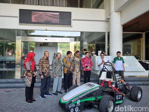 Tim Anargya ITS Incar Juara Umum Kompetisi Mobil Balap Listrik di Jepang