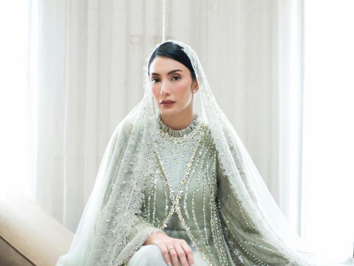 Tyas Mirasih Tyas Mirasih gelar pengajian jelang nikah lagi.